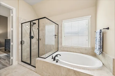 $760,000 | 116 Wade Pointe Drive, Montgomery, TX 77316