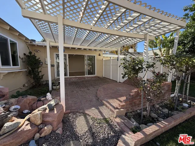 $4,200 | 22341 Burton Street, Canoga Park, CA 91304