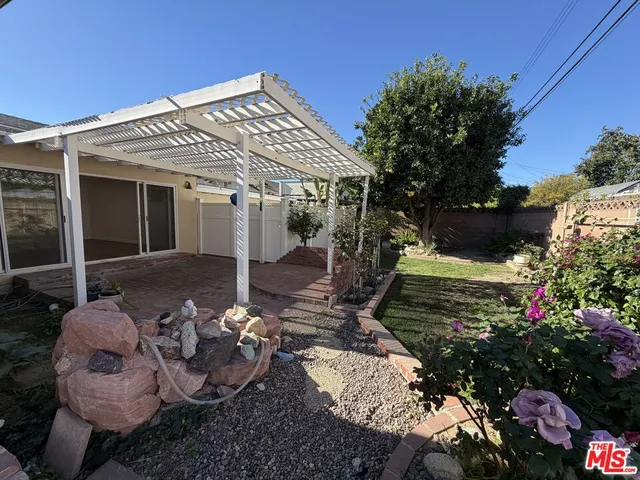 $4,200 | 22341 Burton Street, Canoga Park, CA 91304