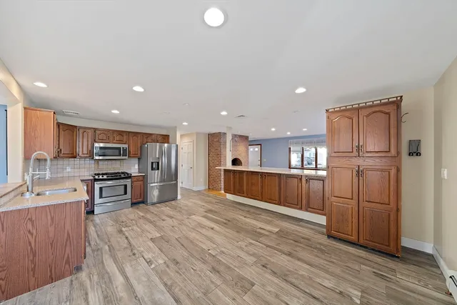 $764,000 | 330 West Main Street, Avon, MA 02322