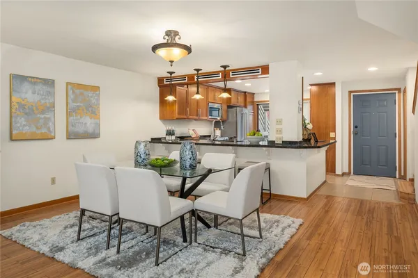 $875,000 | 6121 Northeast 175th Street, Unit A308, Kenmore, WA 98028