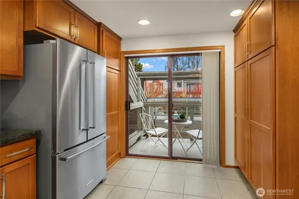 $875,000 | 6121 Northeast 175th Street, Unit A308, Kenmore, WA 98028