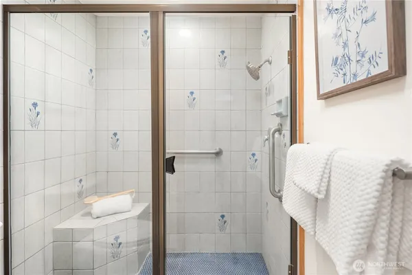 $875,000 | 6121 Northeast 175th Street, Unit A308, Kenmore, WA 98028