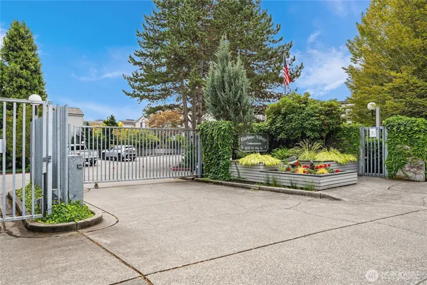 $875,000 | 6121 Northeast 175th Street, Unit A308, Kenmore, WA 98028