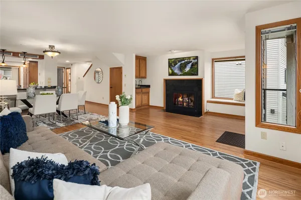 $875,000 | 6121 Northeast 175th Street, Unit A308, Kenmore, WA 98028