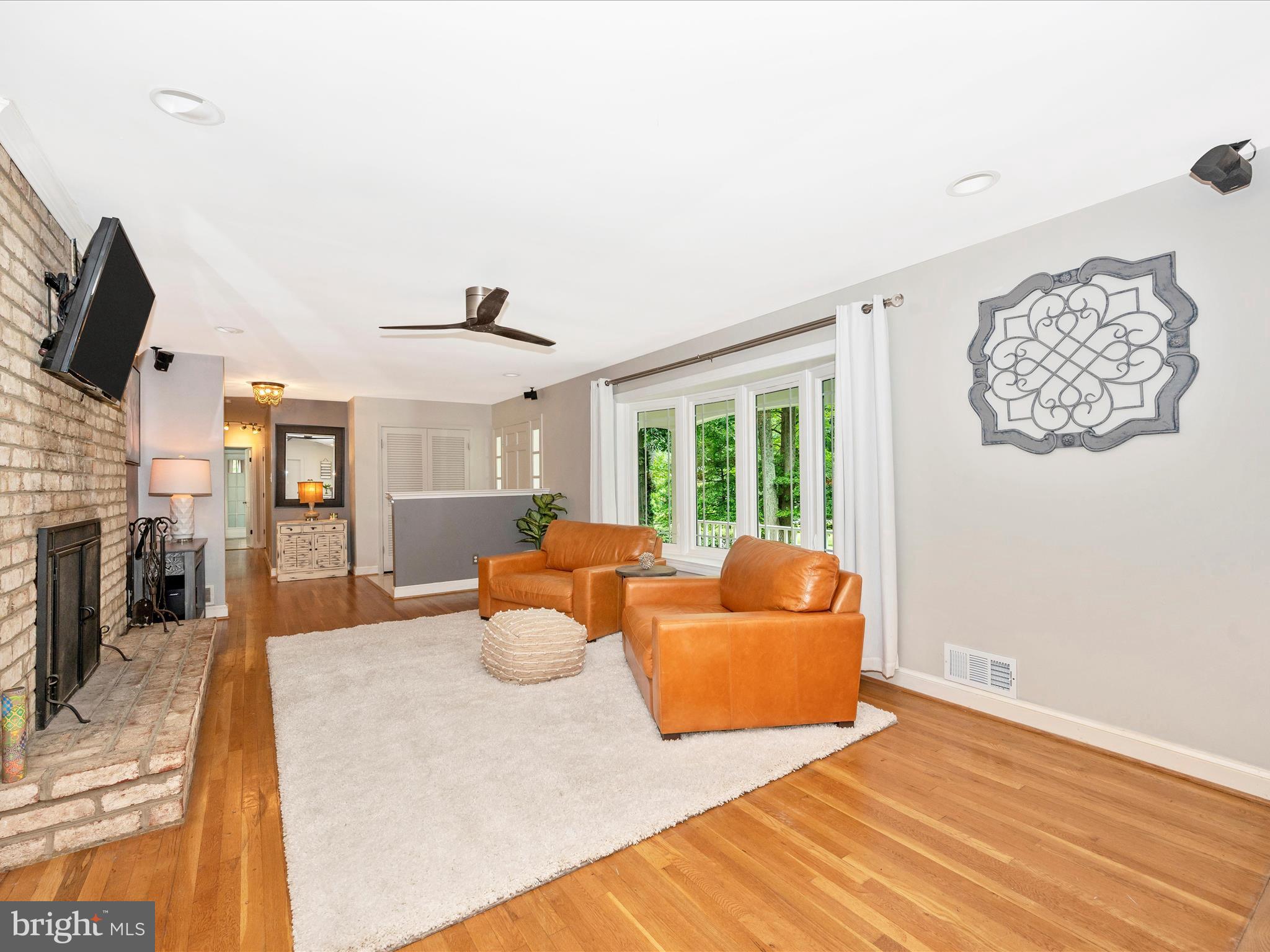 4414 Pinetree Road Rockville, MD 20853 - Photo 19 of 51 living room 2