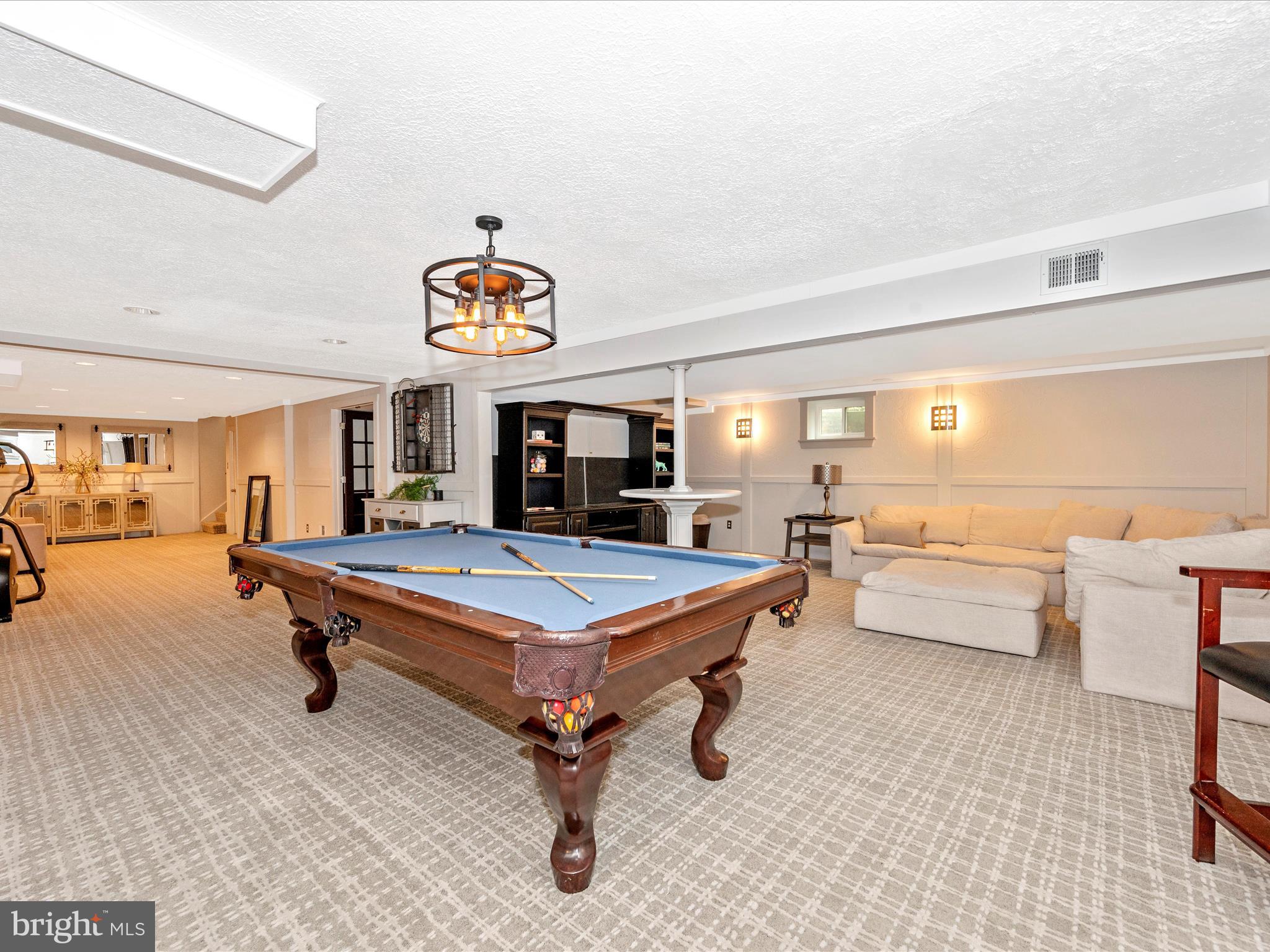 4414 Pinetree Road Rockville, MD 20853 - Photo 38 of 51 wall sconce lighting