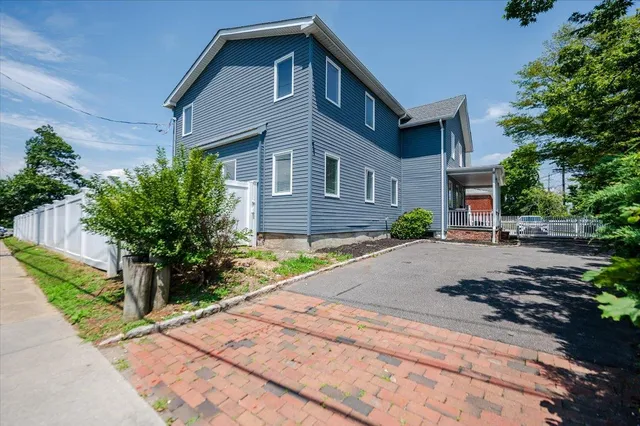 $1,200,000 | 1136 West Broadway, Hewlett, NY 11557