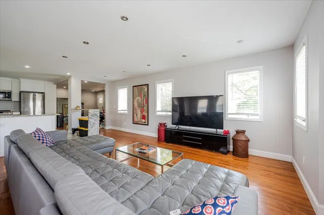 $1,200,000 | 1136 West Broadway, Hewlett, NY 11557