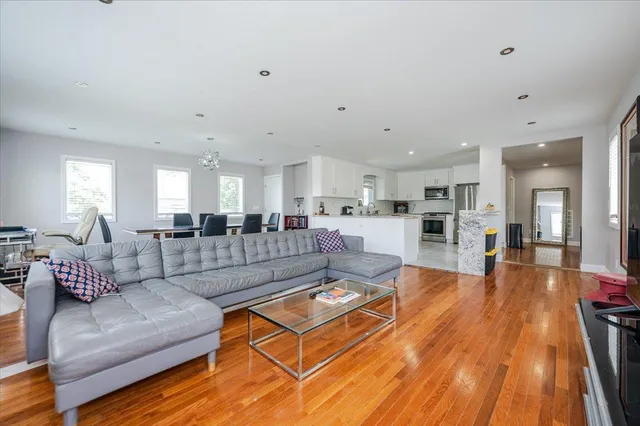 $1,200,000 | 1136 West Broadway, Hewlett, NY 11557