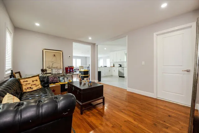 $1,200,000 | 1136 West Broadway, Hewlett, NY 11557