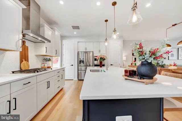 $570,000 | 18307 Summit Pointe Drive, Triangle, VA 22172