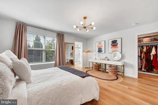 $570,000 | 18307 Summit Pointe Drive, Triangle, VA 22172