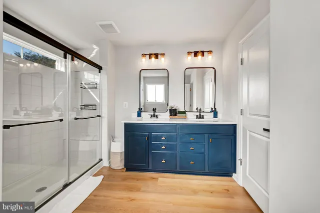 $570,000 | 18307 Summit Pointe Drive, Triangle, VA 22172