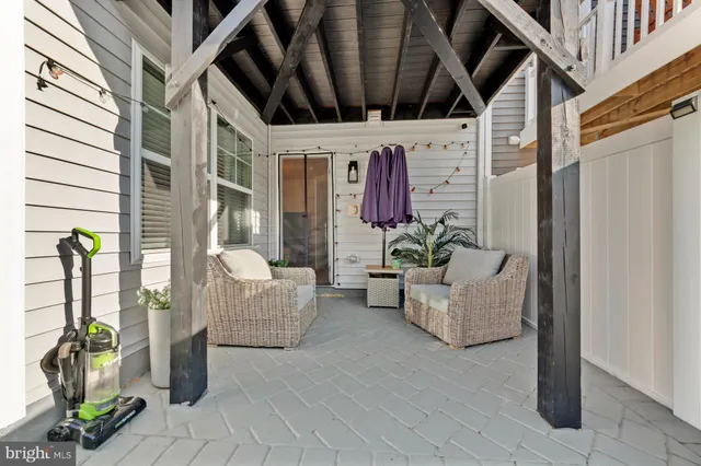 $570,000 | 18307 Summit Pointe Drive, Triangle, VA 22172