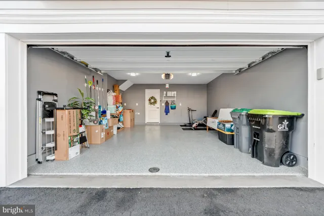 $570,000 | 18307 Summit Pointe Drive, Triangle, VA 22172