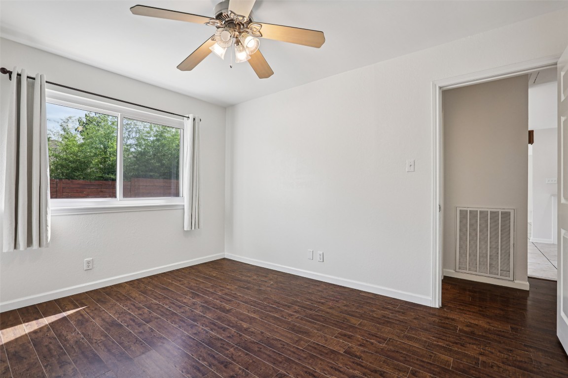 4713 Trail Crest Circle Austin, TX 78735 - Photo 26 of 37