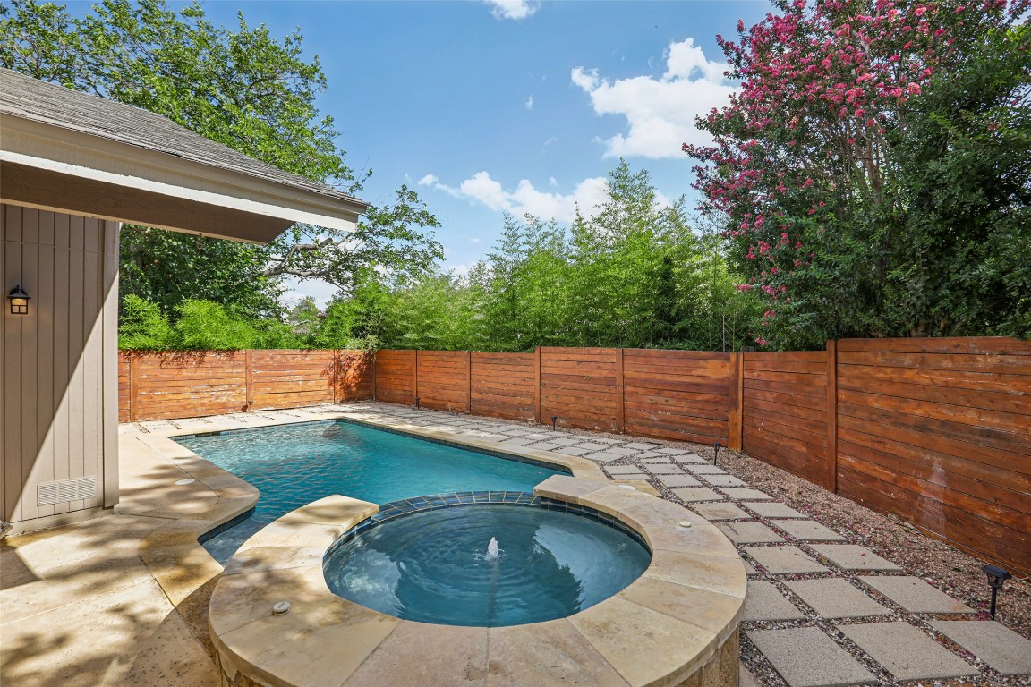 4713 Trail Crest Circle Austin, TX 78735 - Photo 31 of 37