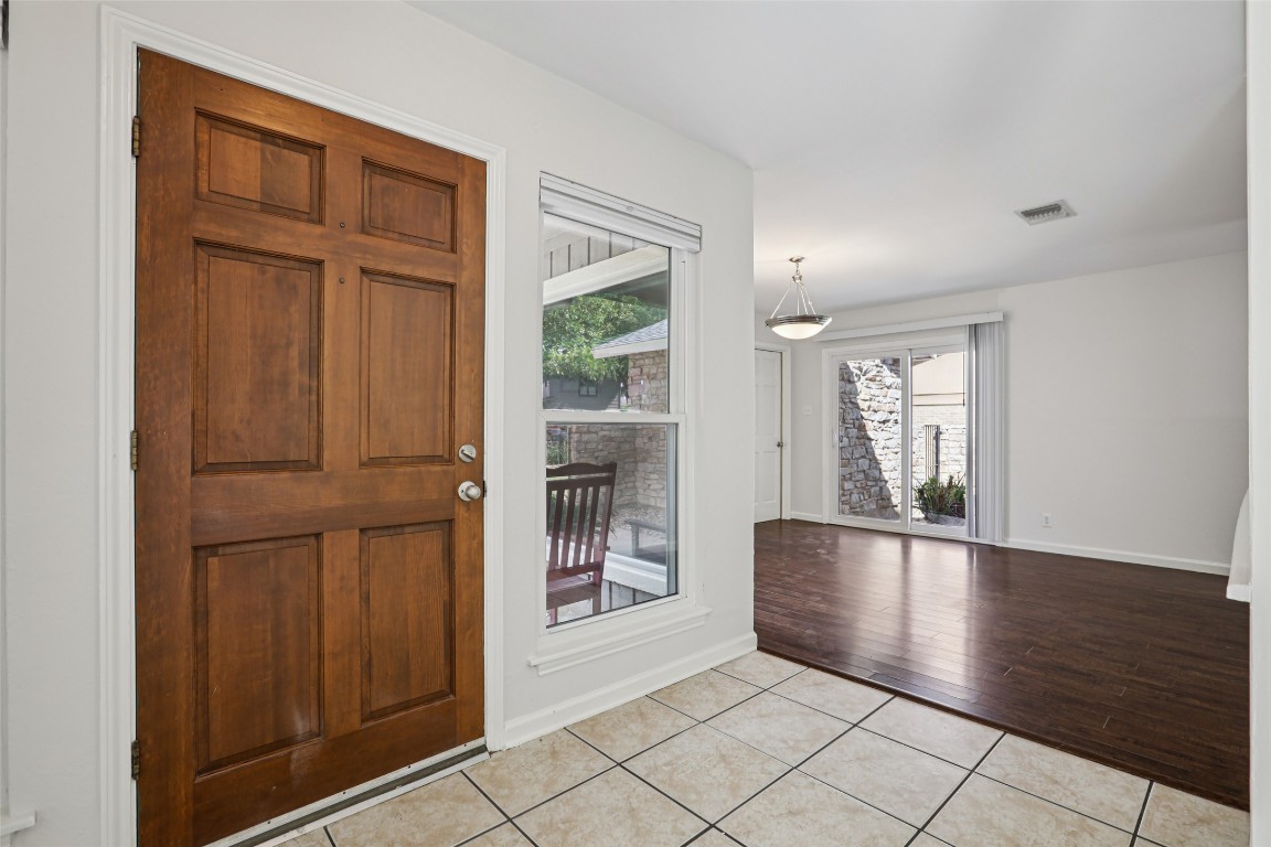 4713 Trail Crest Circle Austin, TX 78735 - Photo 7 of 37