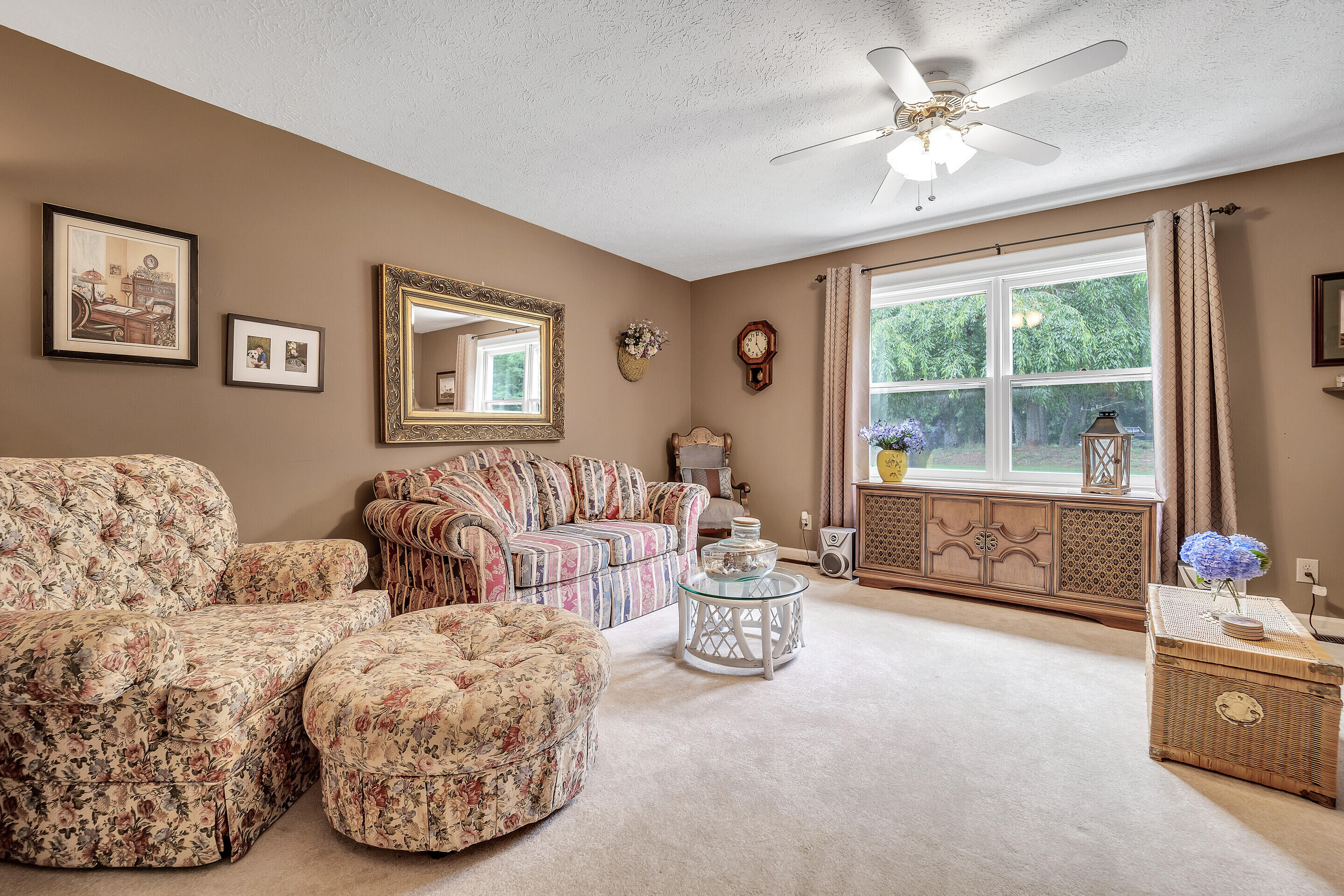 1096 Farmington Road Hardy, VA 24101 - Photo 18 of 54 a living room with furniture and a large window