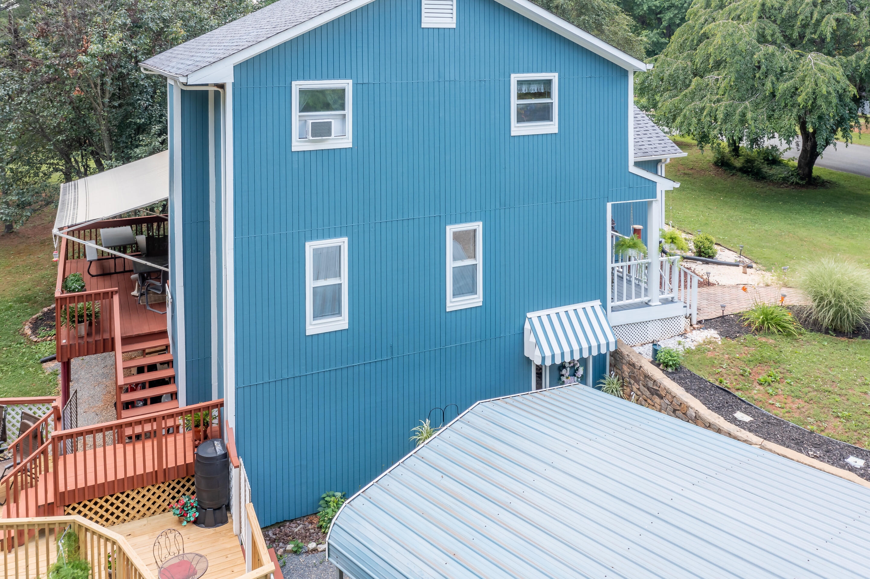 1096 Farmington Road Hardy, VA 24101 - Photo 42 of 54 a balcony view with a hardwood wall