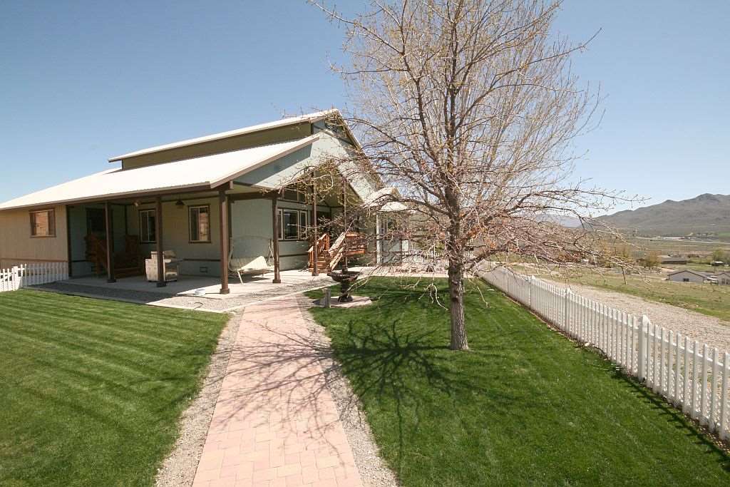 411 Frenchman Lake Road Chilcoot, CA 96105 - Photo 2 of 17 Gallery Image 2