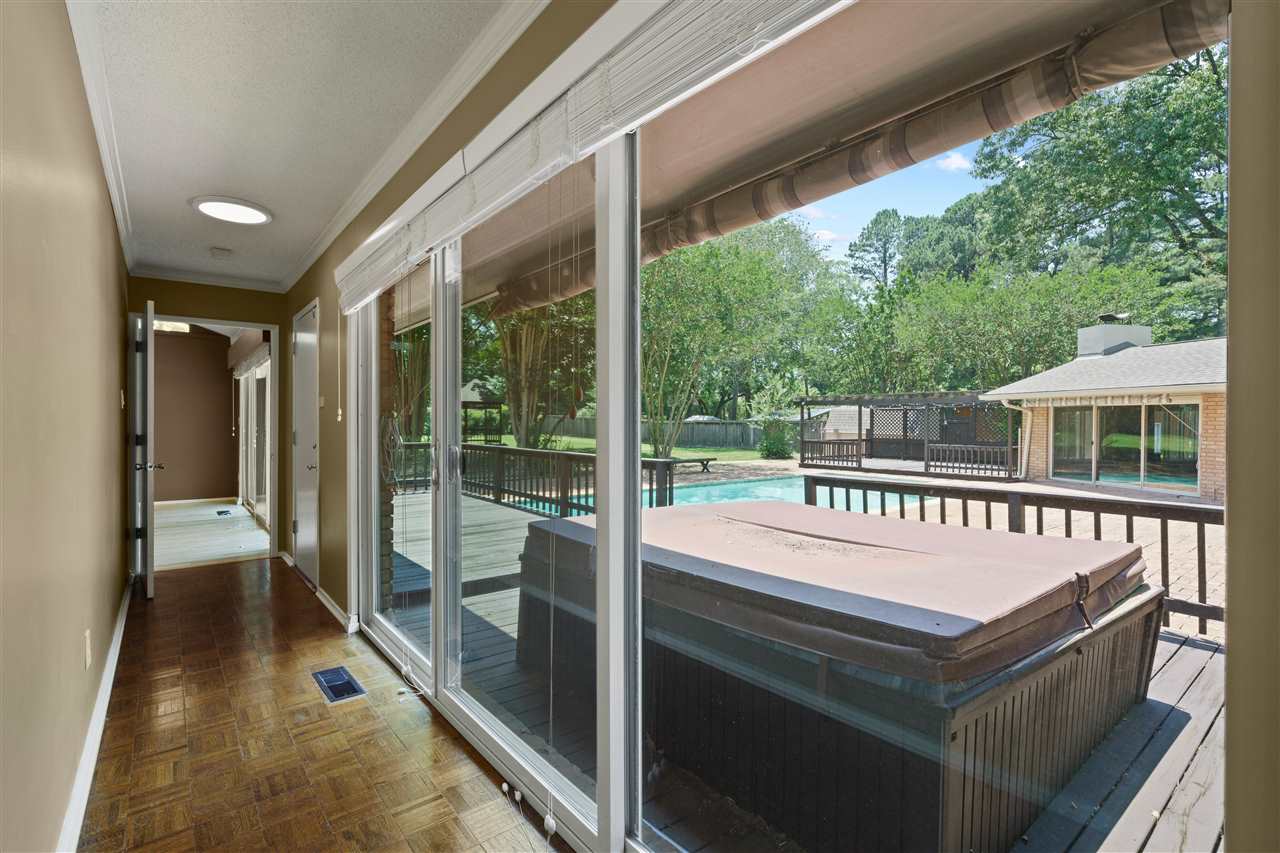 5341 Rich Road Memphis, TN 38120 - Photo 11 of 25 Hall/Gallery - the whole house is designed to fill this home with light and beauty.