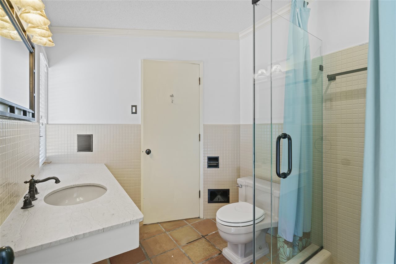 5341 Rich Road Memphis, TN 38120 - Photo 12 of 25 This Full Hall Bath is also conveniently located for use with the pool.