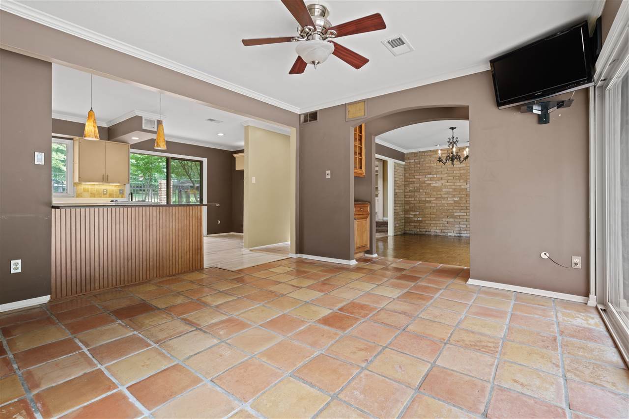5341 Rich Road Memphis, TN 38120 - Photo 15 of 25 13x12 Breakfast Room with Tile Floor and Breakfast Bar for Casual Dining