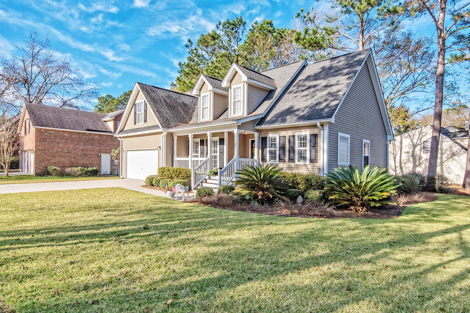 427 Springfield Road Mount Pleasant, SC 29464 - Photo 1 of 27 DSC_0939