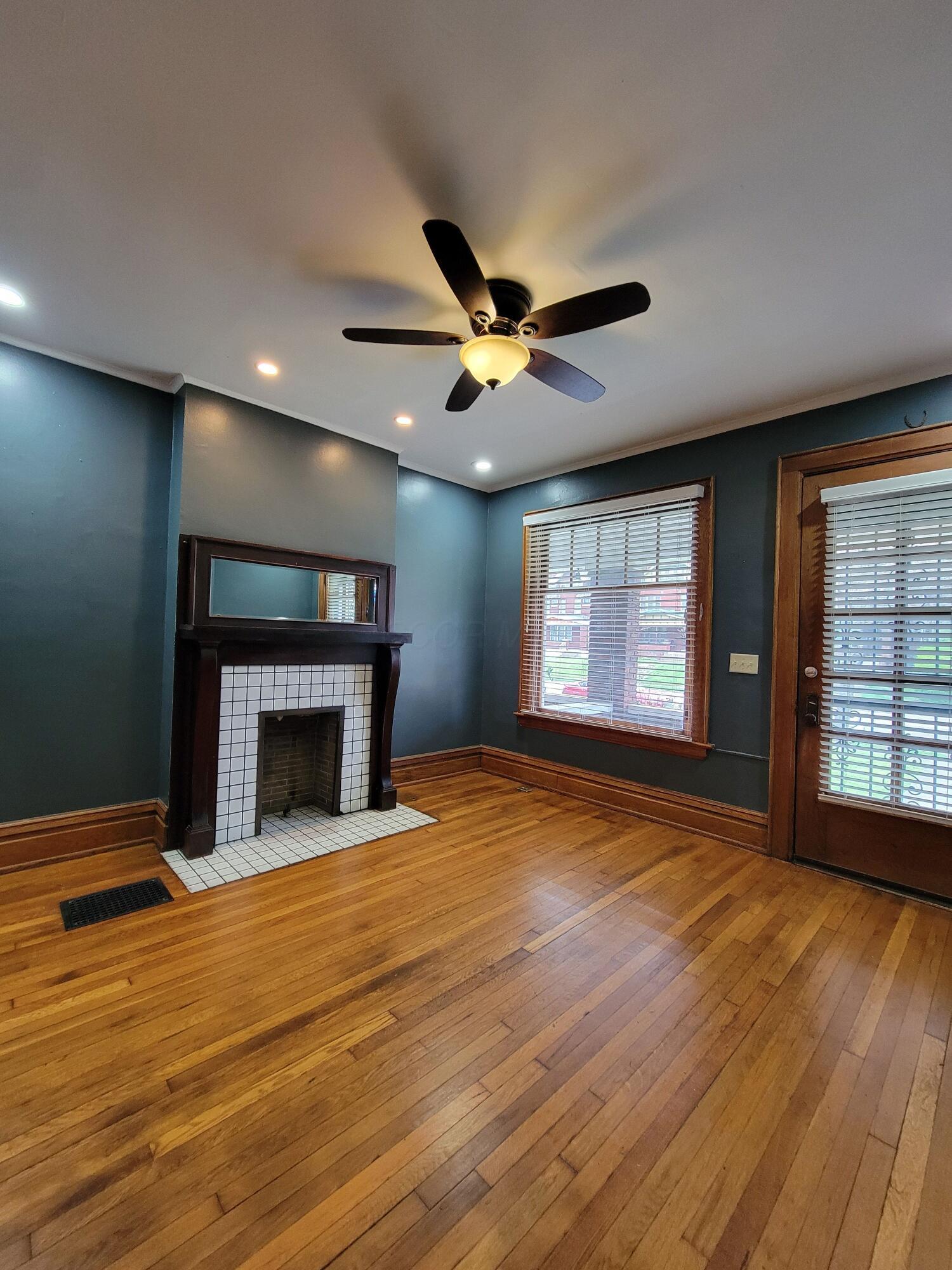 1861 Bryden Road Columbus, OH 43205 - Photo 10 of 50 Living Room