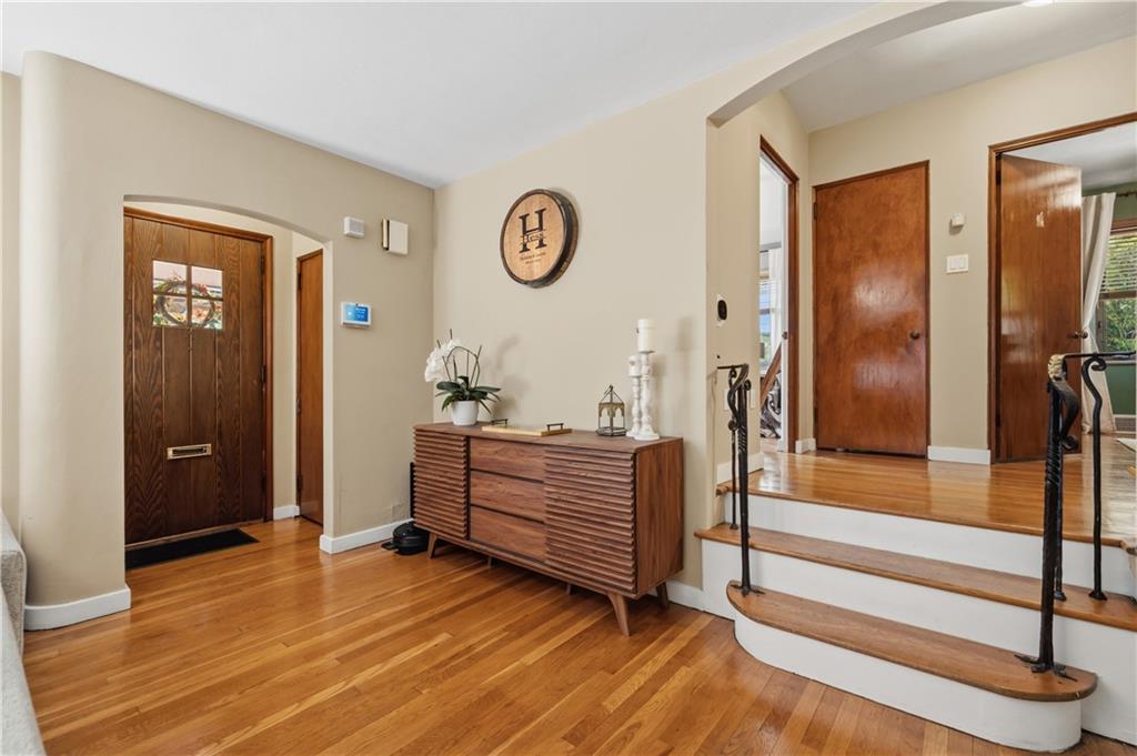 115 Elmore Road Pittsburgh, PA 15221 - Photo 4 of 35