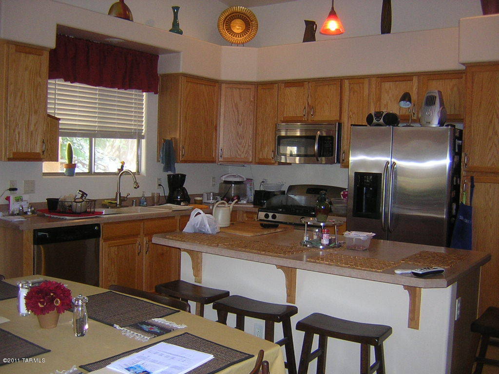302 West Plateau Road Tucson, AZ 85737 - Photo 5 of 10 Gallery Image 5