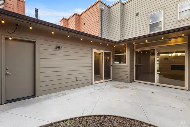 $539,900 | 10263 West Carlton Bay Drive, Garden City, ID 83714