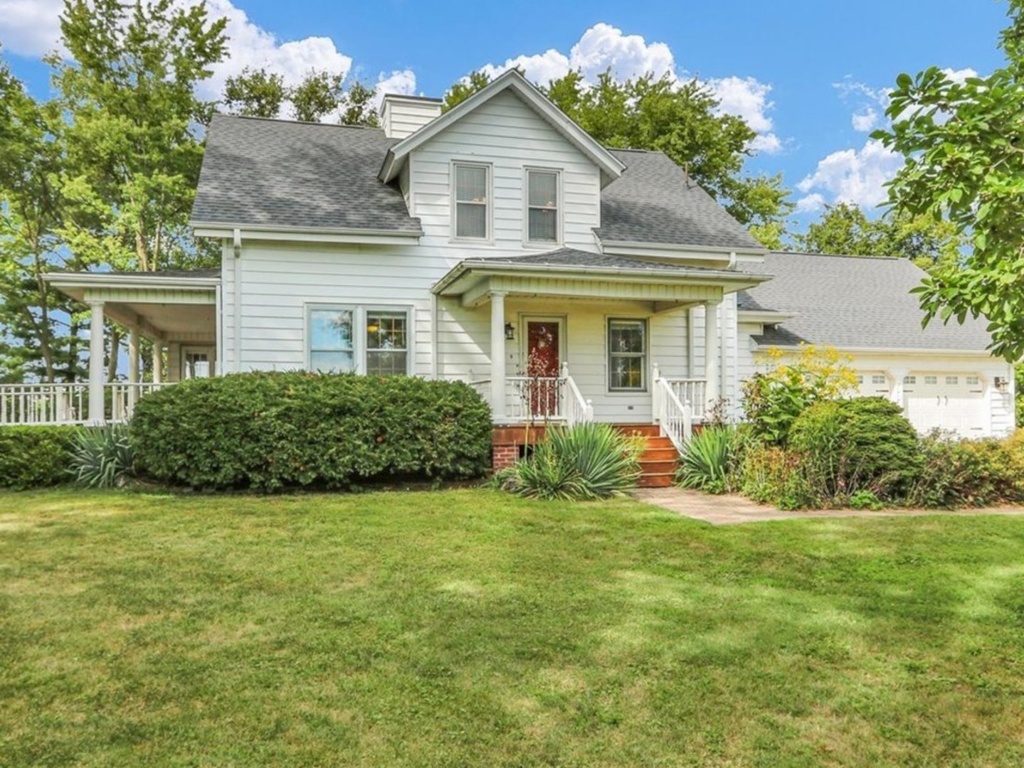 1310 North Rising Road Champaign, IL 61822 - Photo 1 of 45 Gallery Image 1