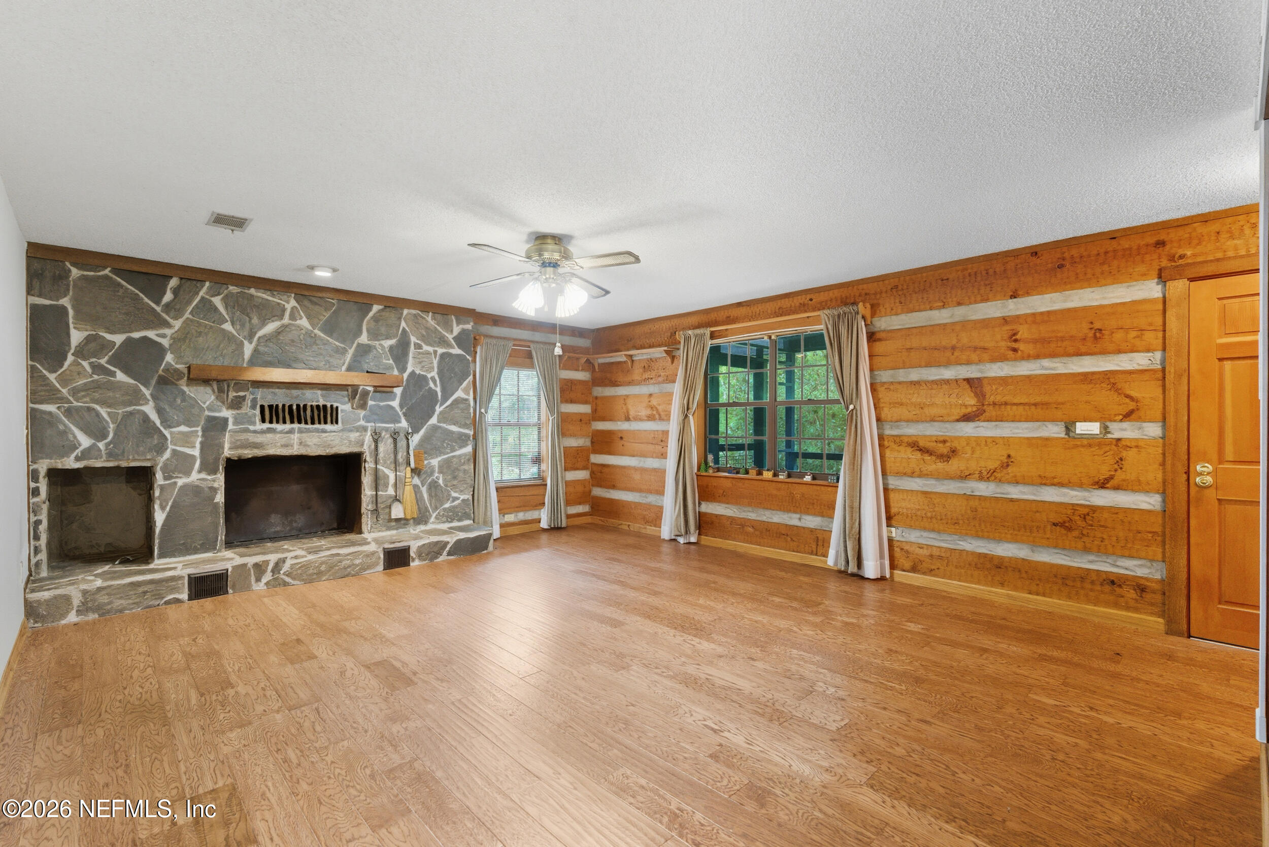 2221 Treasure Point Road Green Cove Springs, FL 32043 - Photo 6 of 34 family room