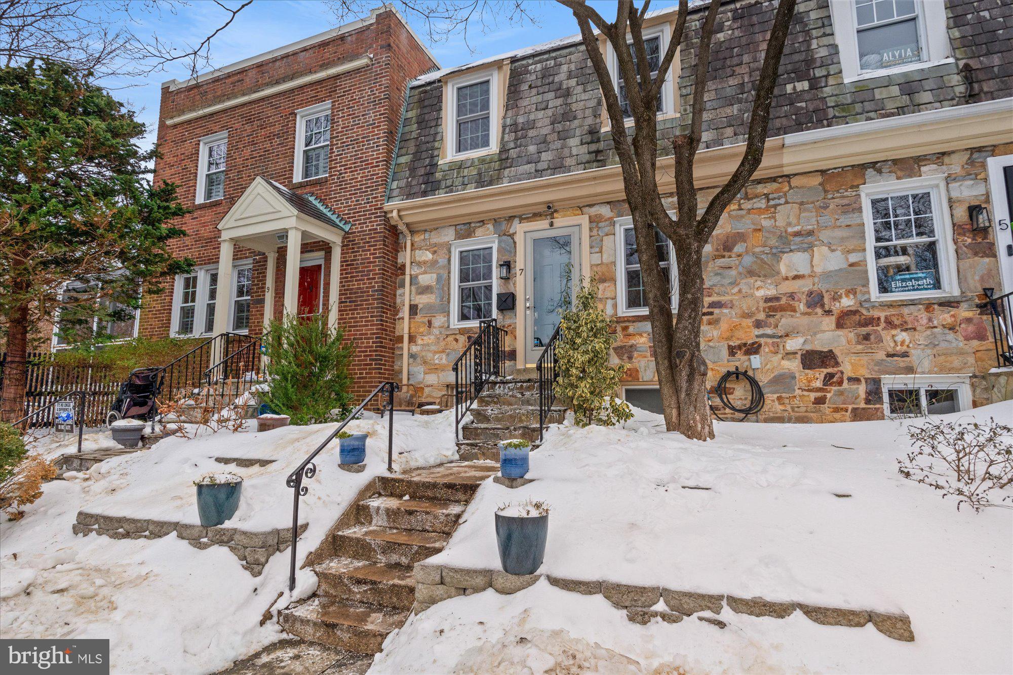 7 East Maple Street Alexandria, VA 22301 - Photo 2 of 37