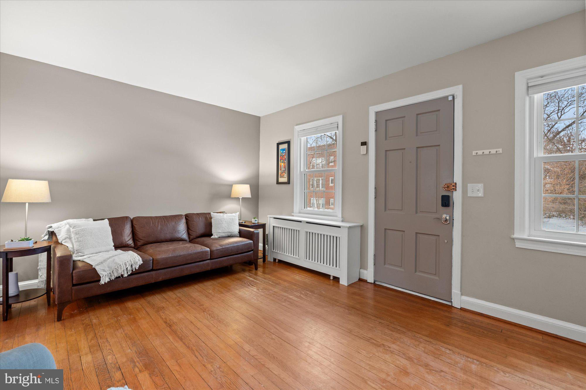 7 East Maple Street Alexandria, VA 22301 - Photo 4 of 37