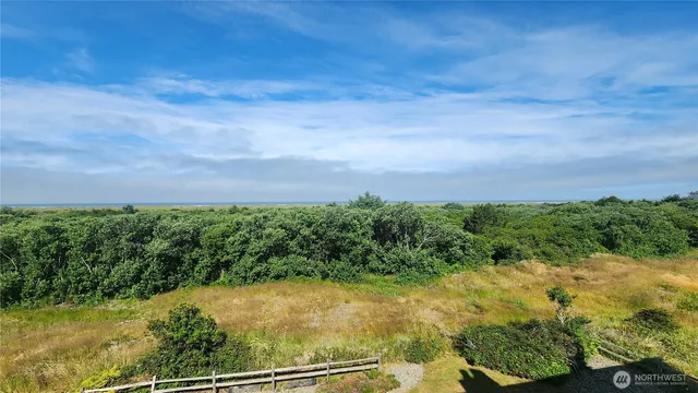 $196,500 | 835 Ocean Shores Boulevard Northwest, Unit 305, Ocean Shores, WA 98569