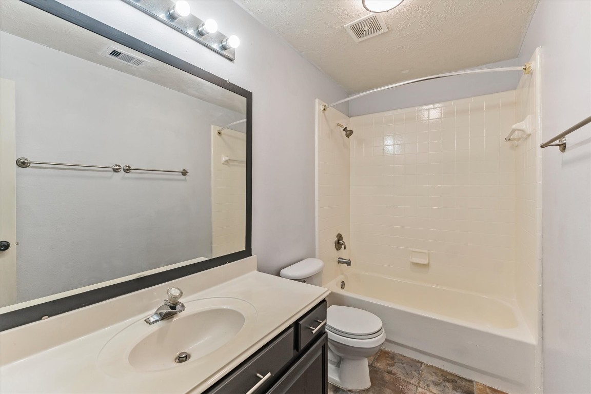 3227 Candlepine Drive Spring, TX 77388 - Photo 17 of 21 Upstairs full bath