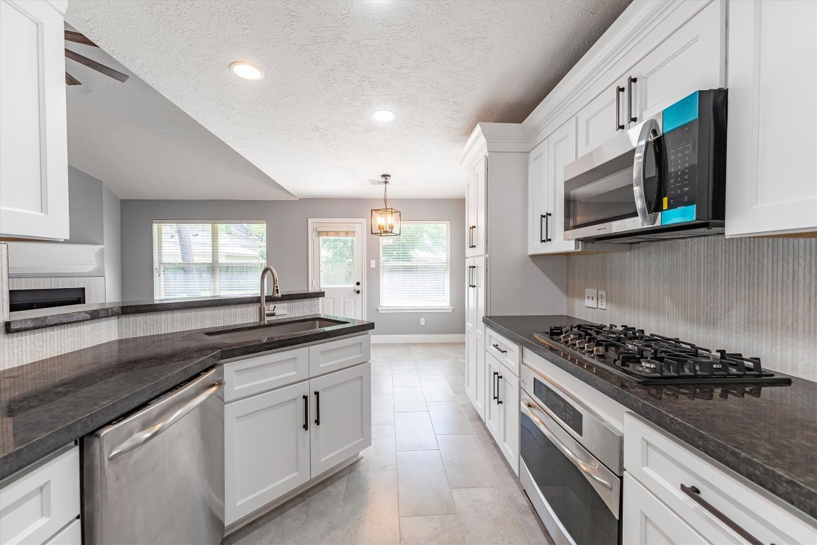 3227 Candlepine Drive Spring, TX 77388 - Photo 5 of 21