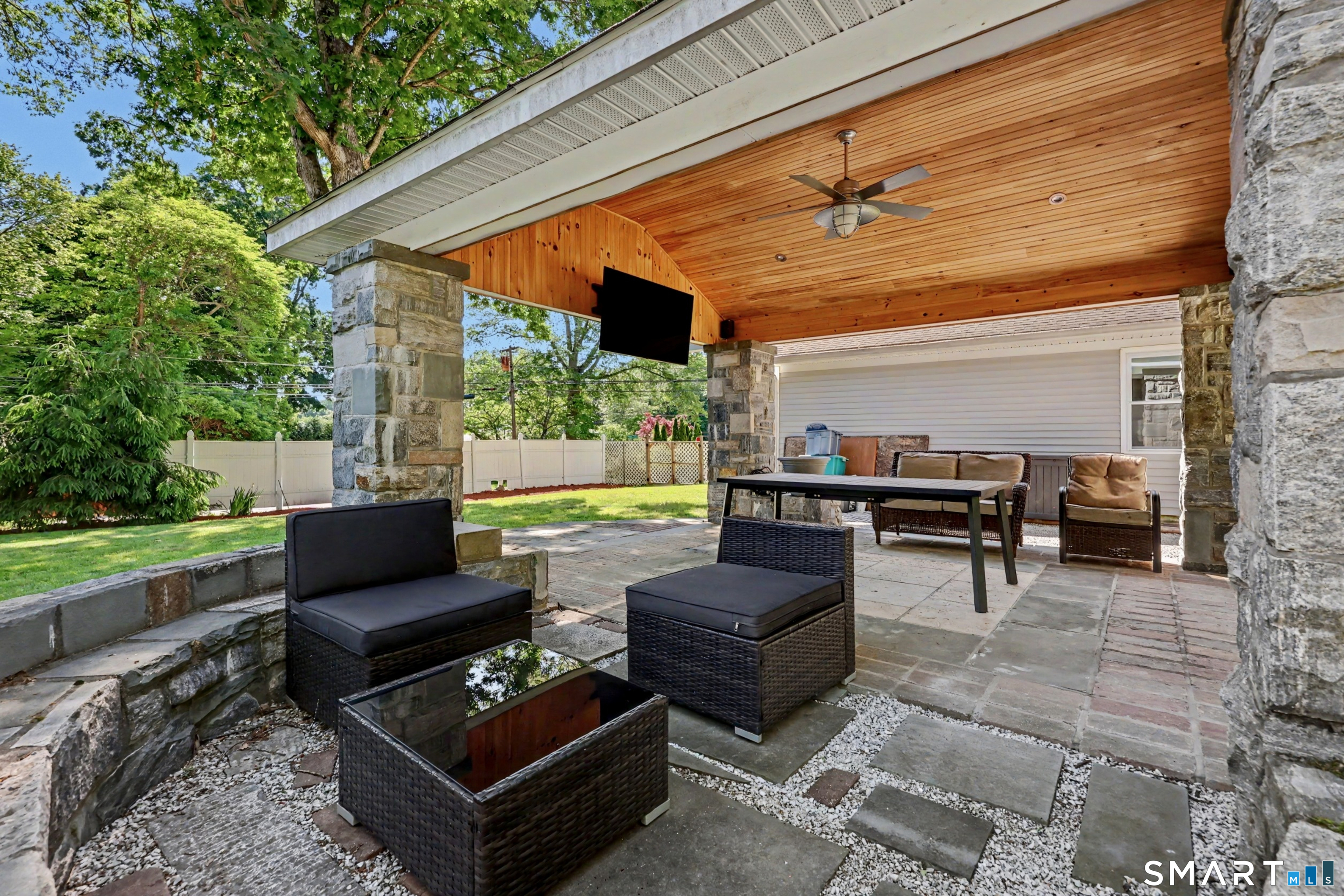 5 Caddy Road Norwalk, CT 06851 - Photo 4 of 36