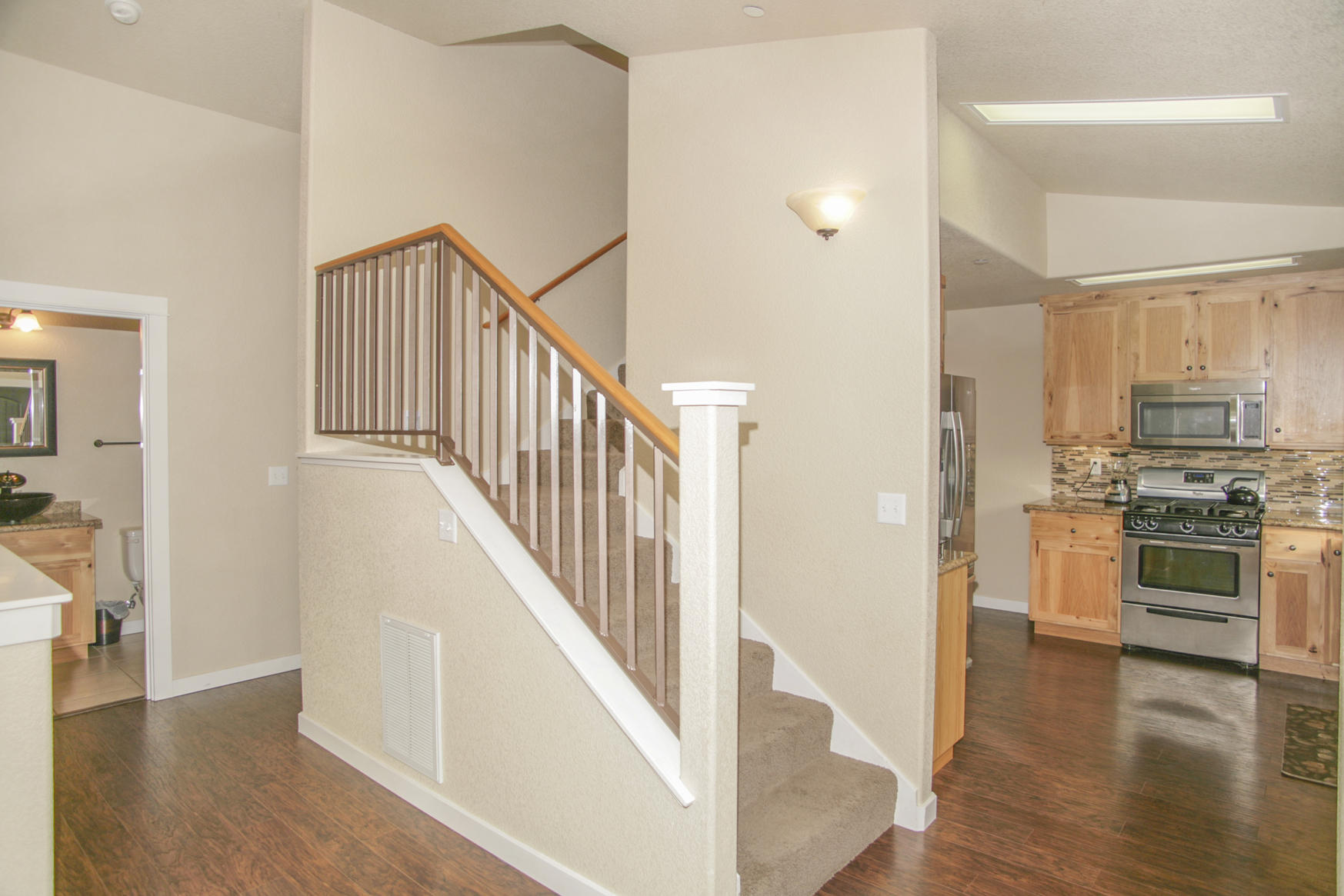 150 Grayland Heights Road Rio Dell, CA 95562 - Photo 20 of 37 37 Stairway 150 Grayland Heights Road,
