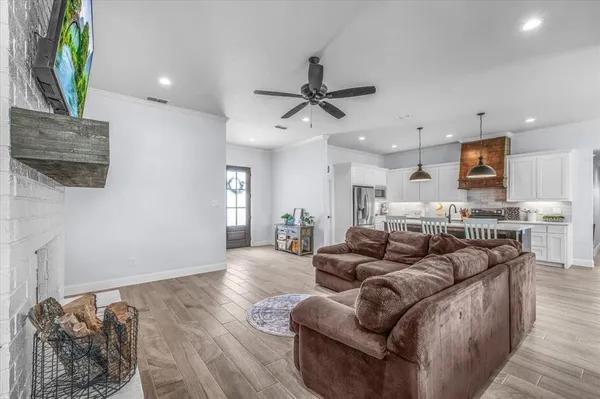 $650,000 | 108 Stafford Road, Weatherford, TX 76088