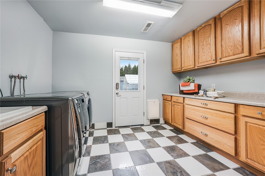 11918 Northeast 159th Street Bothell, WA 98011 - Photo 24 of 30 Gallery Image 24
