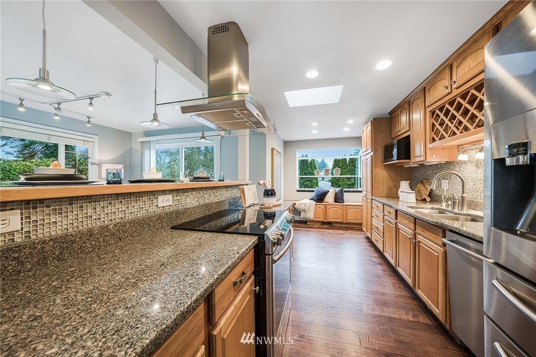 11918 Northeast 159th Street Bothell, WA 98011 - Photo 8 of 30 Gallery Image 8