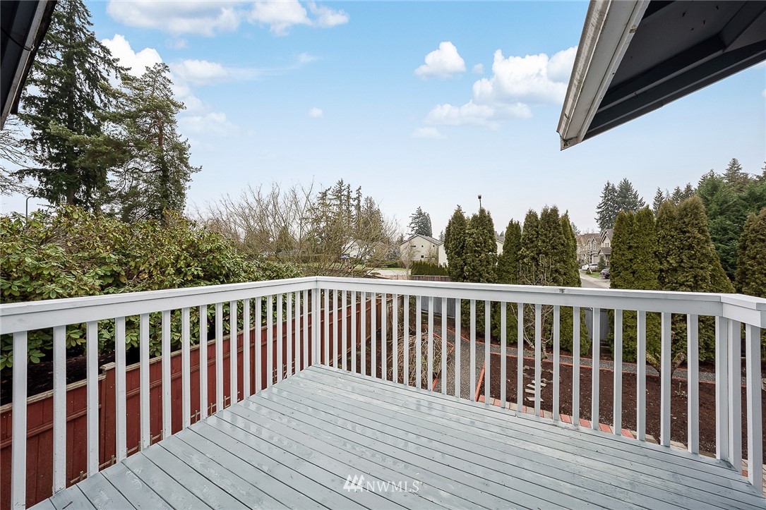 11918 Northeast 159th Street Bothell, WA 98011 - Photo 10 of 30 Gallery Image 10