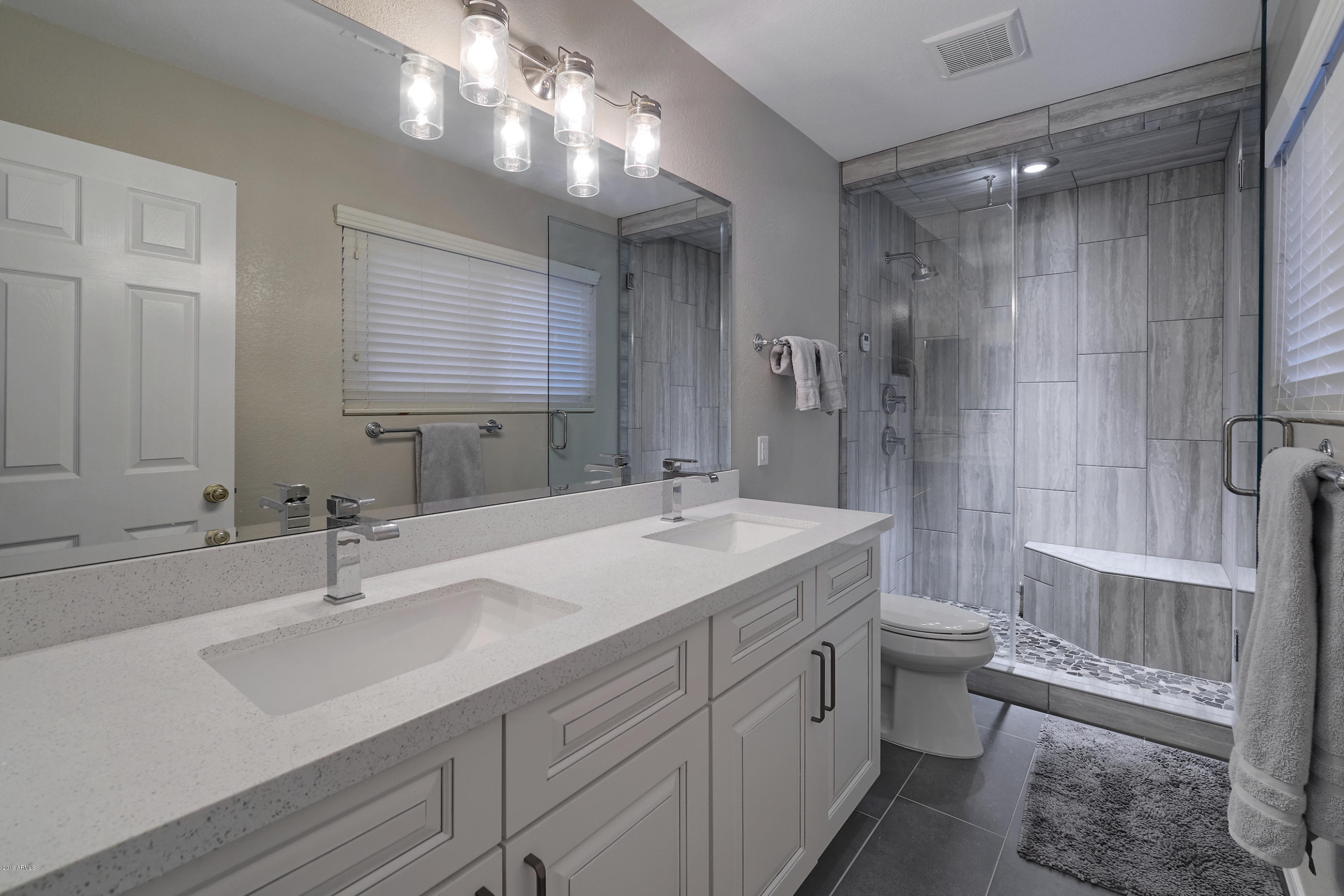 5125 East Peak View Road Cave Creek, AZ 85331 - Photo 17 of 31 Owner's bath