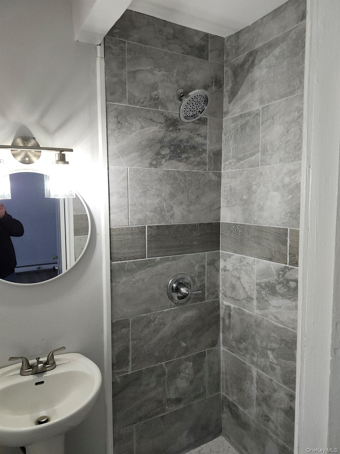 165 South Cross Road, Unit 3 Staatsburg, NY 12580 - Photo 11 of 15 a bathroom with a sink a shower and a mirror