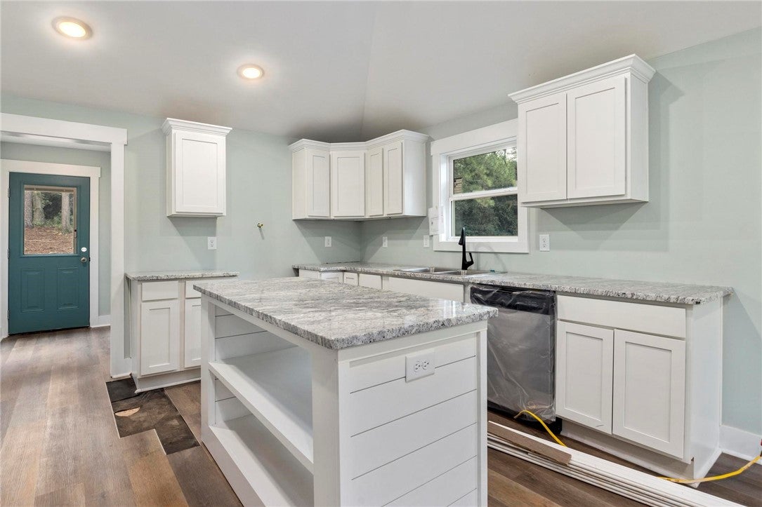 556 Foster Street Auburn, AL 36832 - Photo 6 of 16 Gallery Image 6